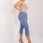 Modré capri nohavice pre moletky s vyšším pásom, rozparkami a zipsovými vreckami