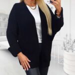 čierny pletený kardigán pre moletky s vreckami, otvoreným strihom a dĺžkou 74 cm