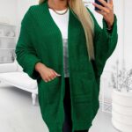zelený pletený kardigán pre moletky s vreckami, otvoreným strihom a dĺžkou 74 cm