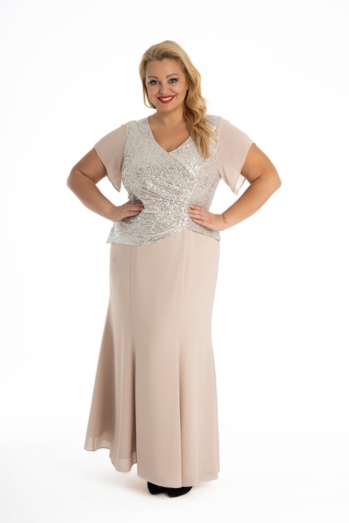 plus size krémové dlhé spoločenské šaty s trblietavým živôtikom a splývavou sukňou