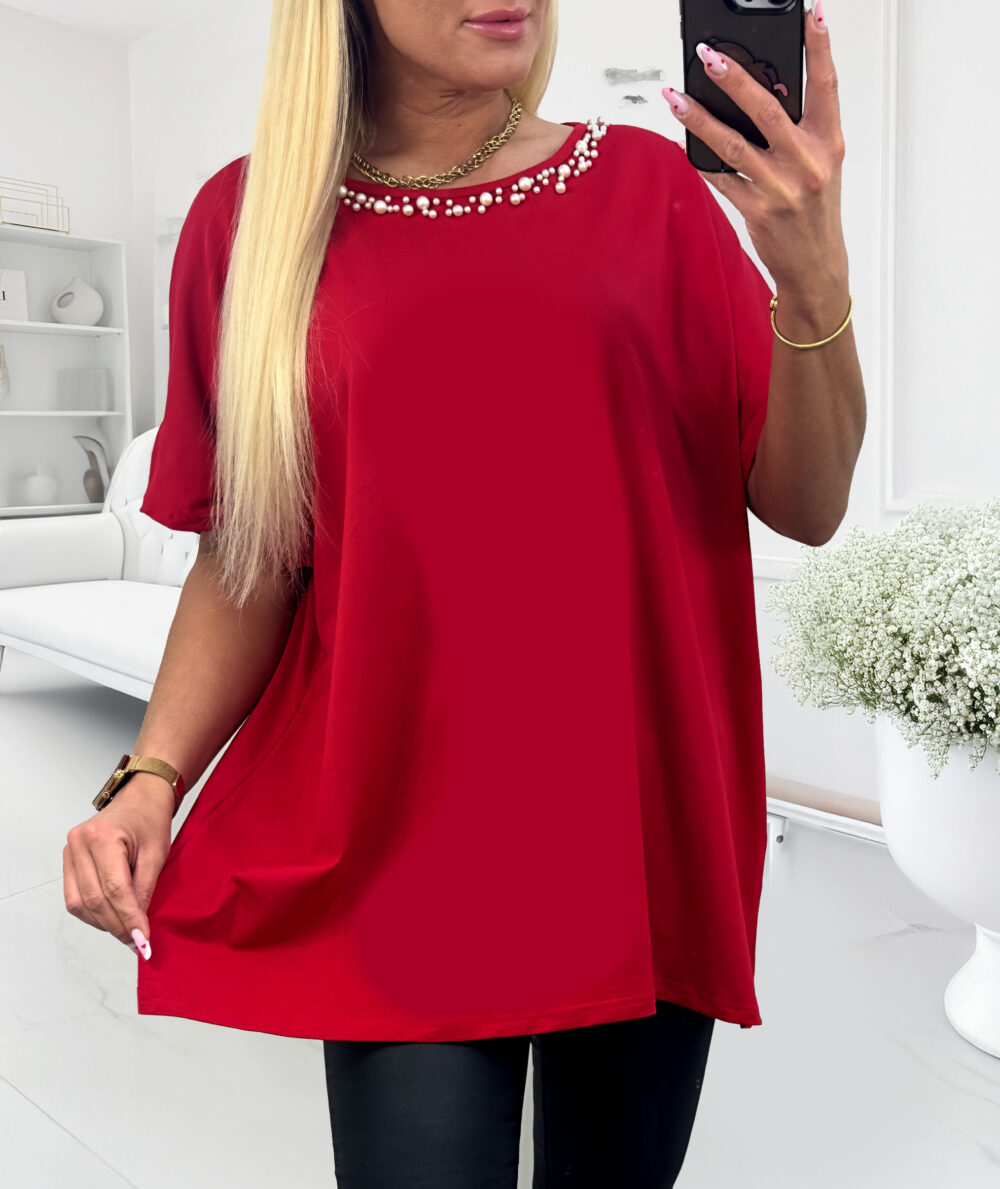 Plus size červený top s perlovým zdobením pri výstrihu
