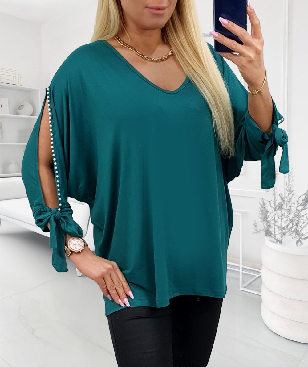 Elastická smaragdová tunika s rozstrihnutými rukávmi ozdobenými perličkami