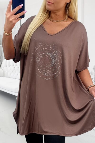 plus size hnedá tunika s kamienkovou špirálou a krátkym rukávom