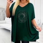 Tmavozelená plus size tunika s kamienkovým vzorom v tvare špirály
