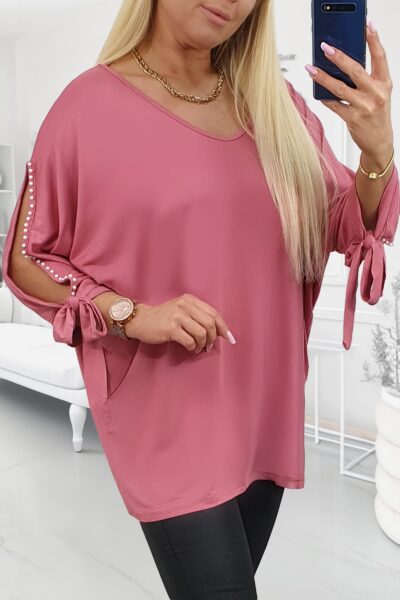 Staroružová tunika s rozstrihnutými rukávmi zdobenými perličkami a viazačkou v plus size veľkosti
