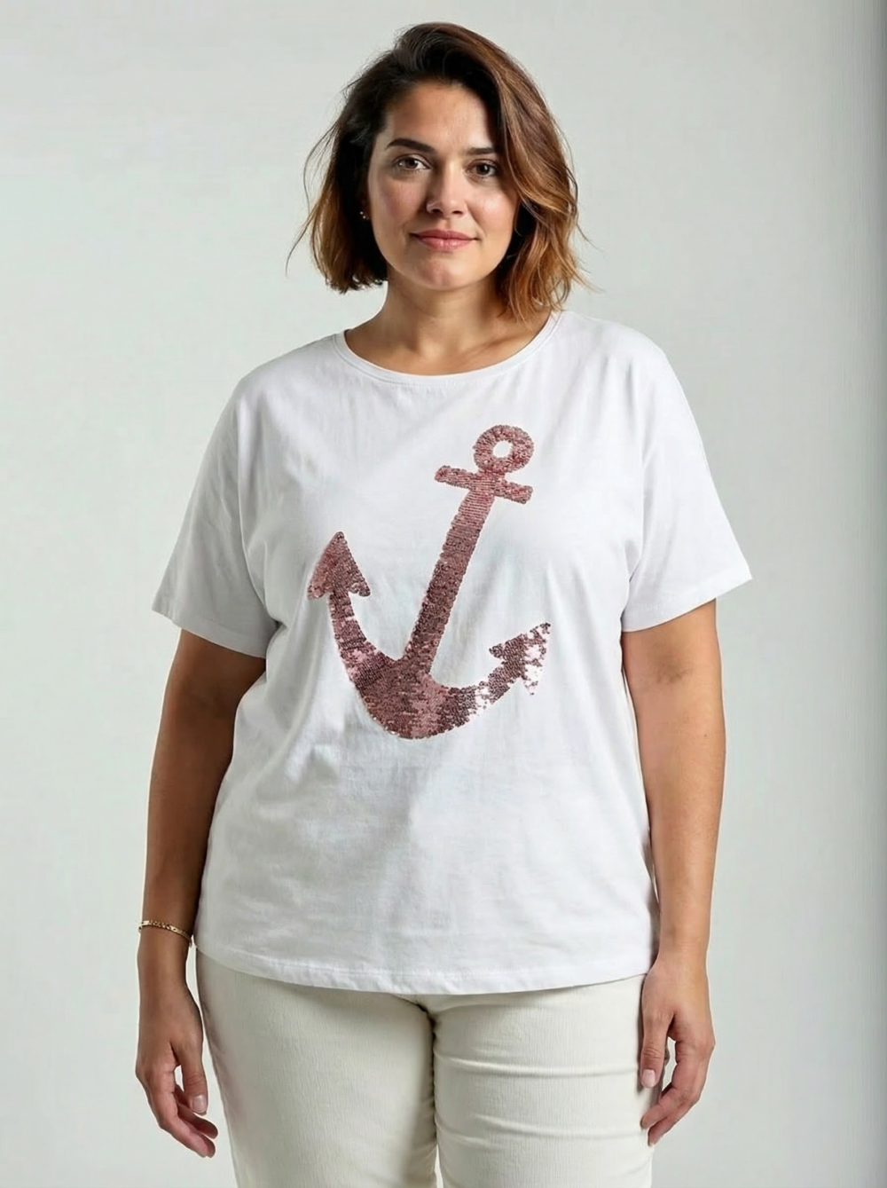 Plus size biele bavlnené tričko s ružovou flitrovanou kotvou