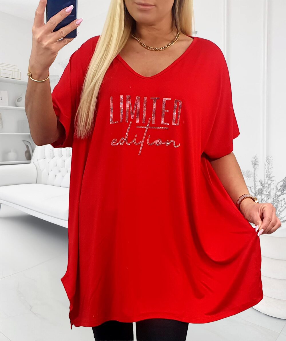 Červená plus size tunika s výstrihom do V a kamienkovým nápisom Limited edition