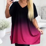 Čierno-fuksiová tunika s farebným prechodom, véčkový výstrih, voľný strih, kombinovaná s čiernymi legínami