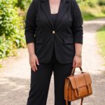 Čierny mäkký nohavicový kostým pre moletky – sako s gombíkom a 7/8 nohavice s elastickým pásom