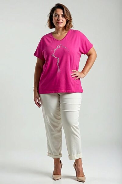 Fuksiové plus size bavlnené tričko so striebornou siluetou mačky, výstrih do V, voľný strih