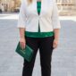Biele elegantné sakové bolerko s trojštvrťovými rukávmi a zapínaním na jeden gombík