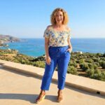 Plus size modré bavlnené nohavice s elastickým pásom, šnúrkou a vreckami.