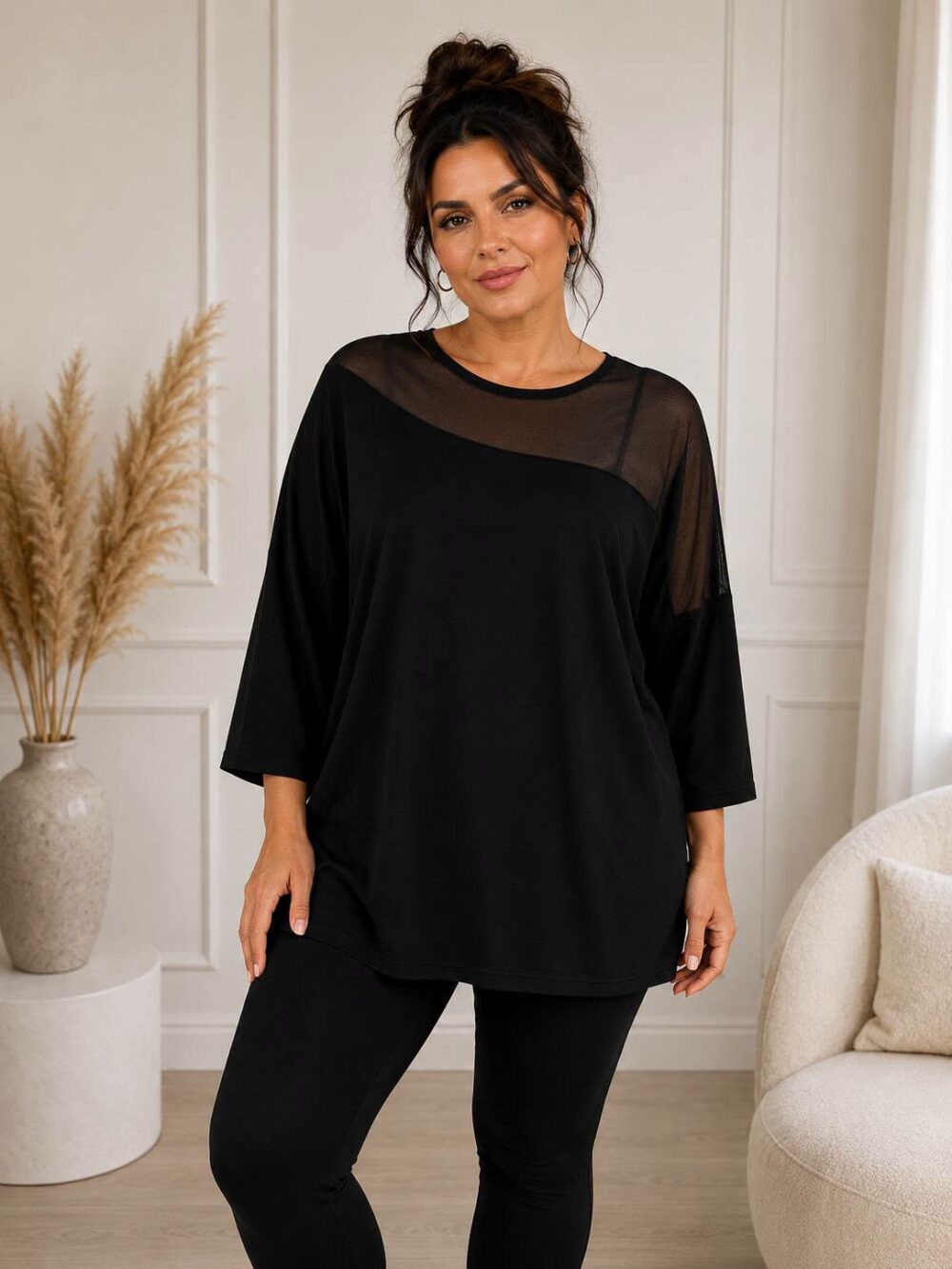 tunika-asymetricka-sietovina2 Čierna plus size tunika s 3/4 rukávmi a asymetrickou priehľadnou sieťovinou cez ramená